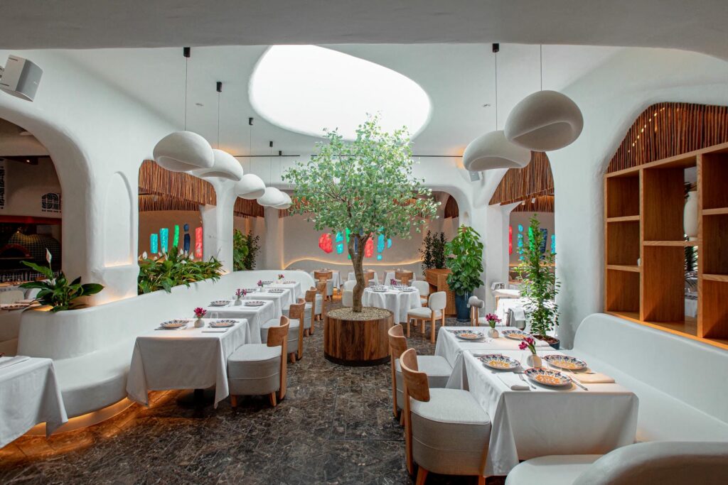 Основной зал слайд 2